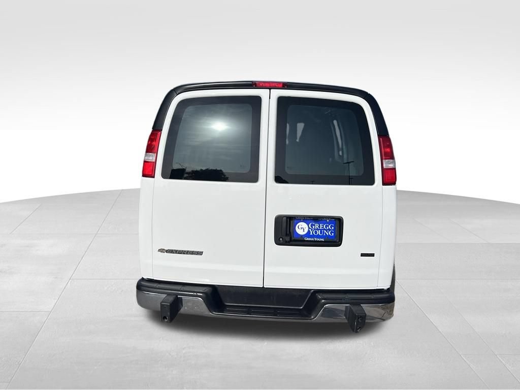 Used 2025 Chevrolet Express 2500 w/ Driver Convenience Package RWD image 5