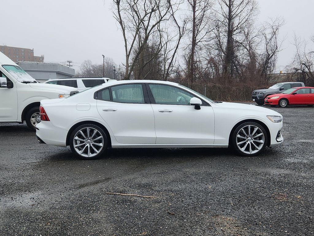 Used 2021 Volvo S60 T5 Momentum w/ Premium Package image 7