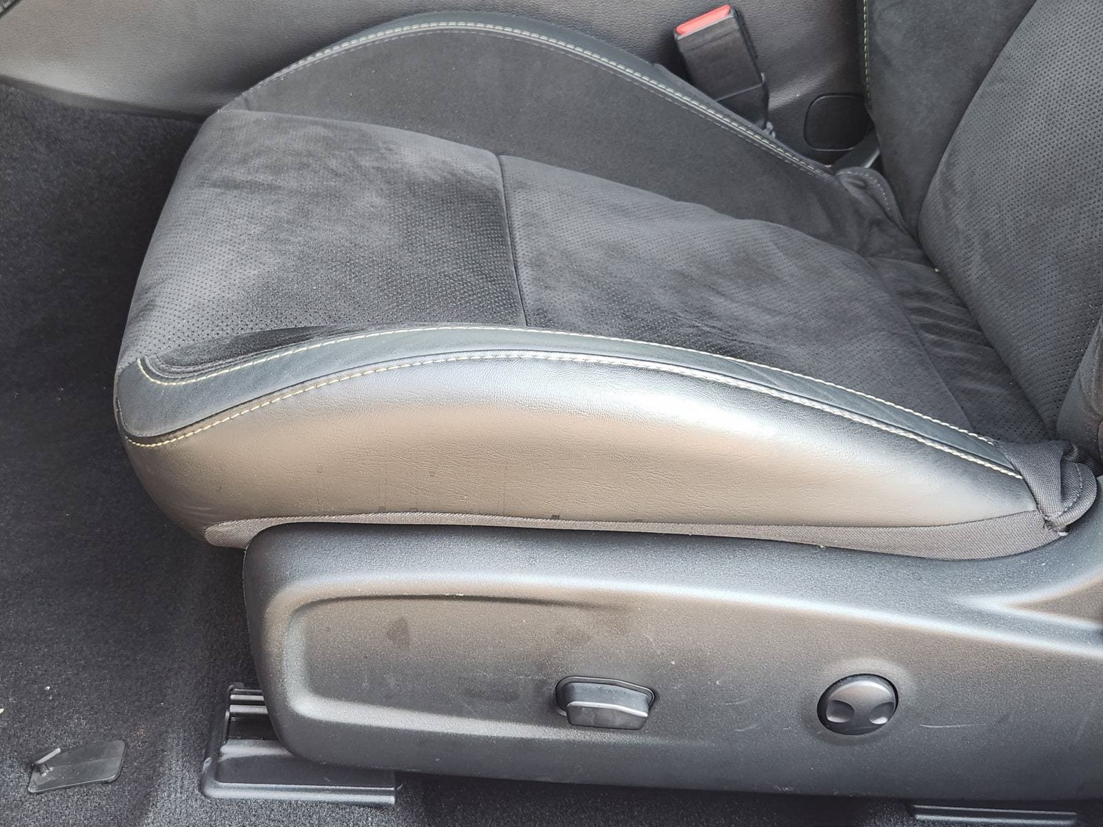 Used 2023 Dodge Challenger R/T Scat Pack RWD image 33