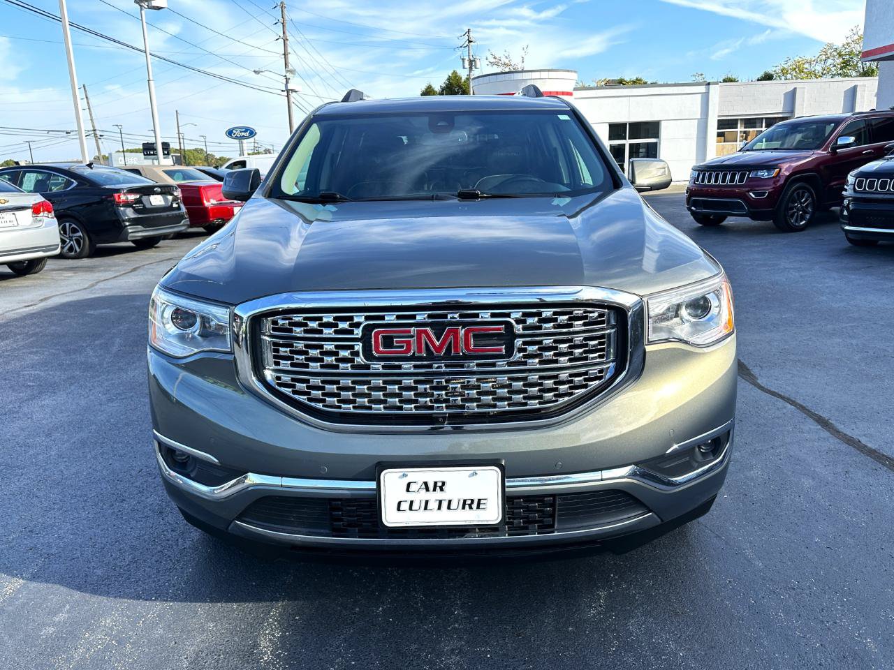Used 2018 GMC Acadia Denali w/ Technology Package AWD/4WD image 5