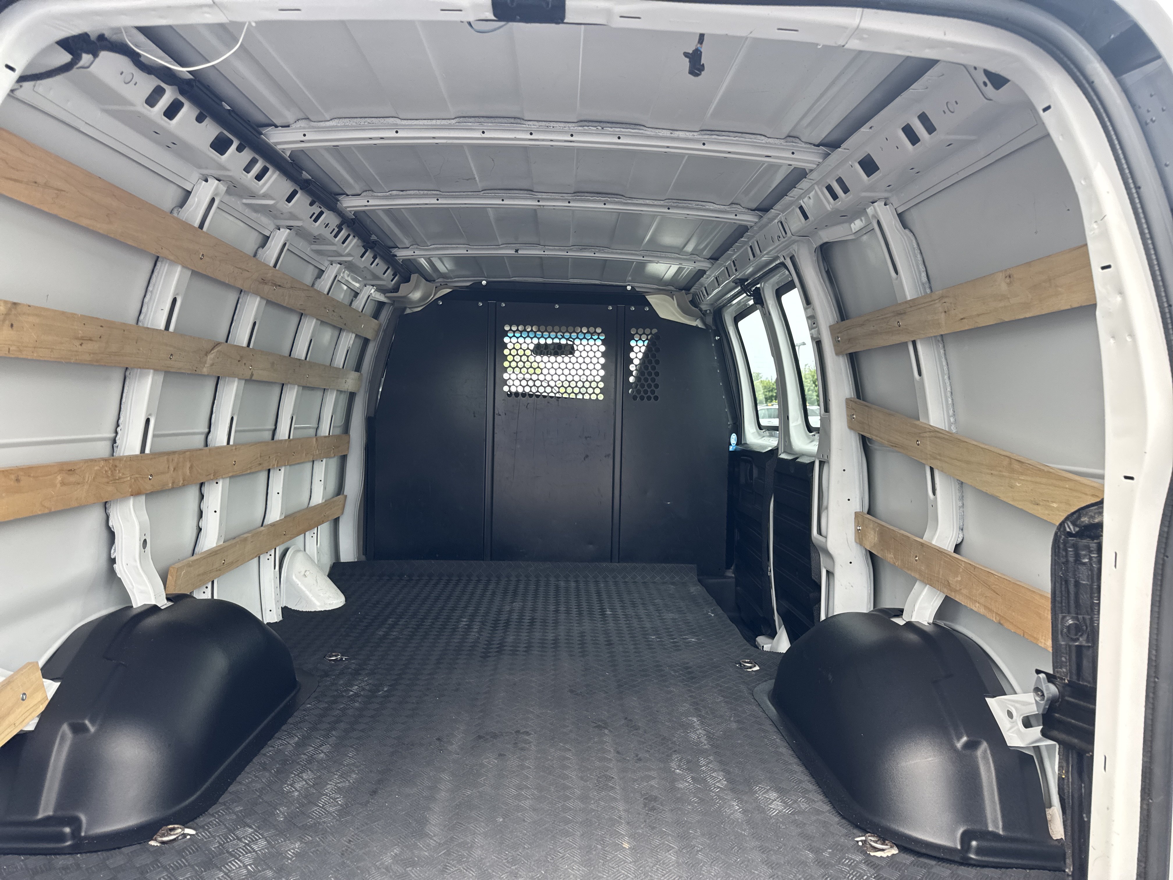 Used 2024 Chevrolet Express 2500 w/ Driver Convenience Package RWD image 12
