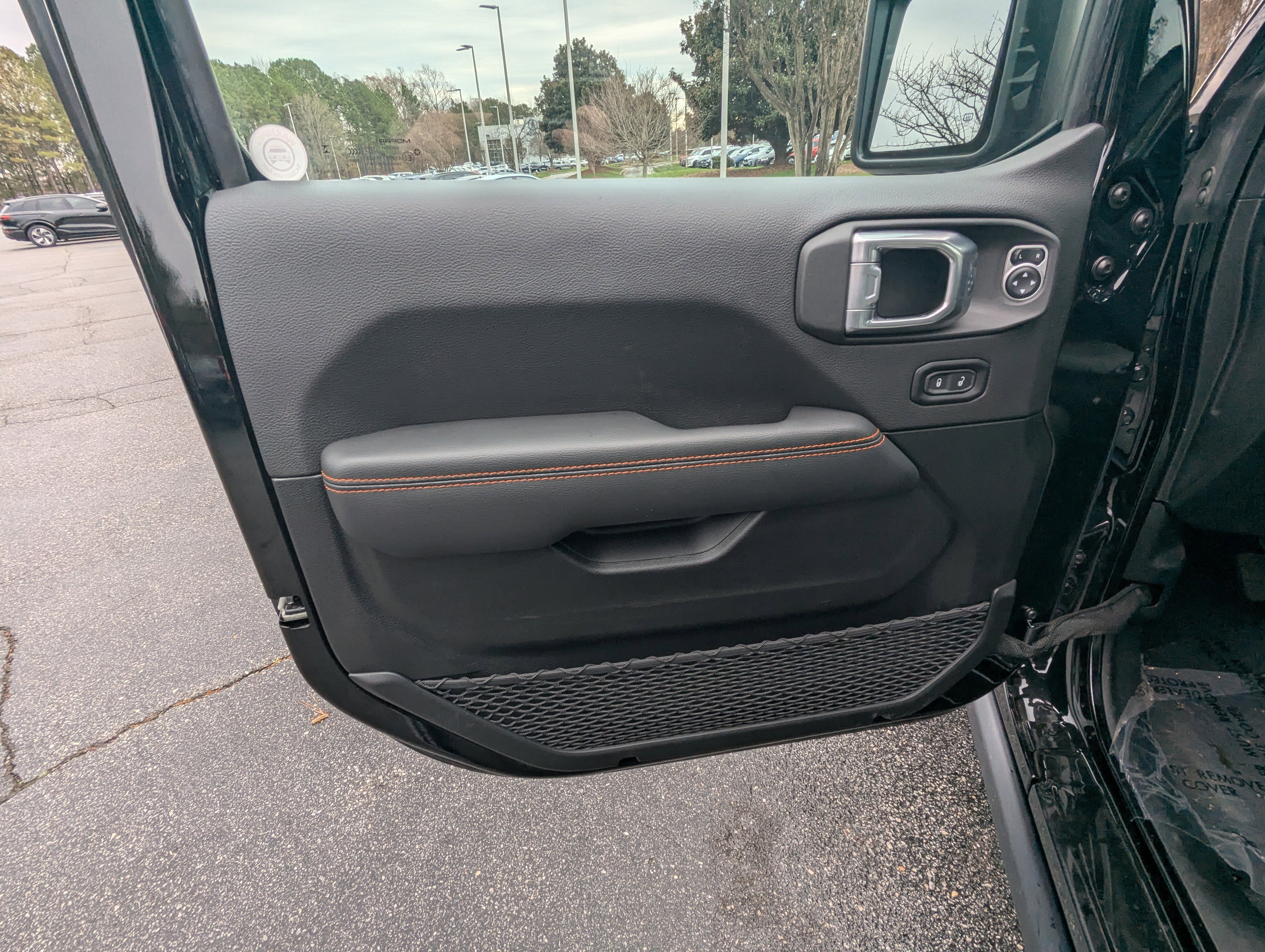 Used 2023 Jeep Gladiator Mojave w/ Cold Weather Group image 14