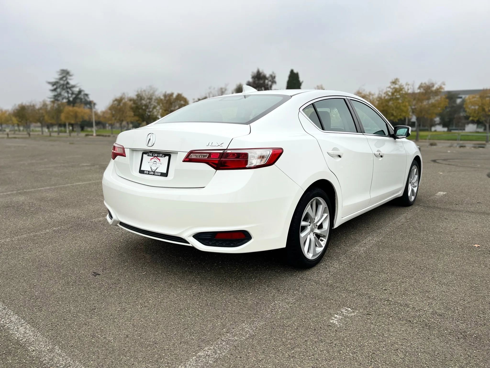 Used 2018 Acura ILX FWD image 5