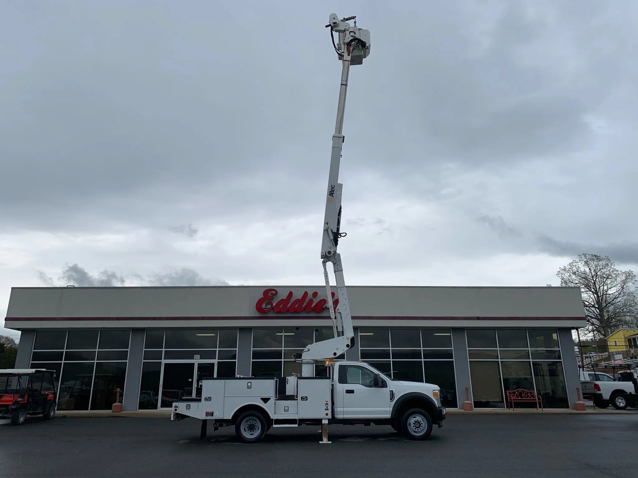 Used 2017 Ford F550 4x4 Regular Cab Super Duty image 51