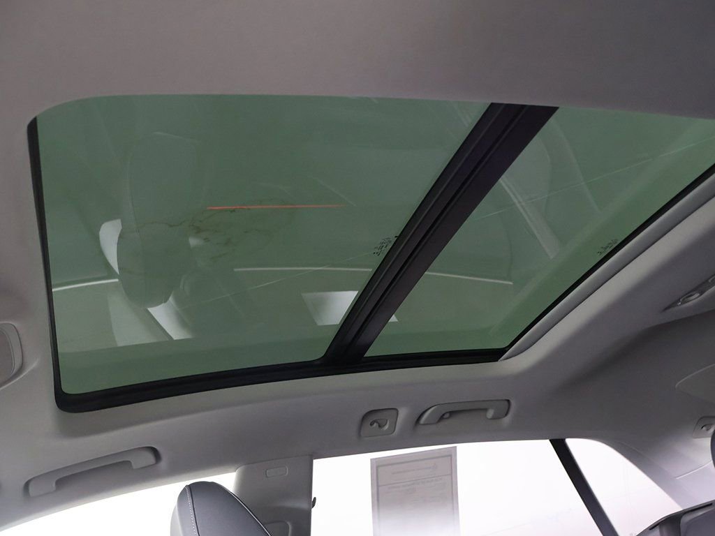 Used 2023 Audi Q8 Prestige w/ Prestige Package image 21