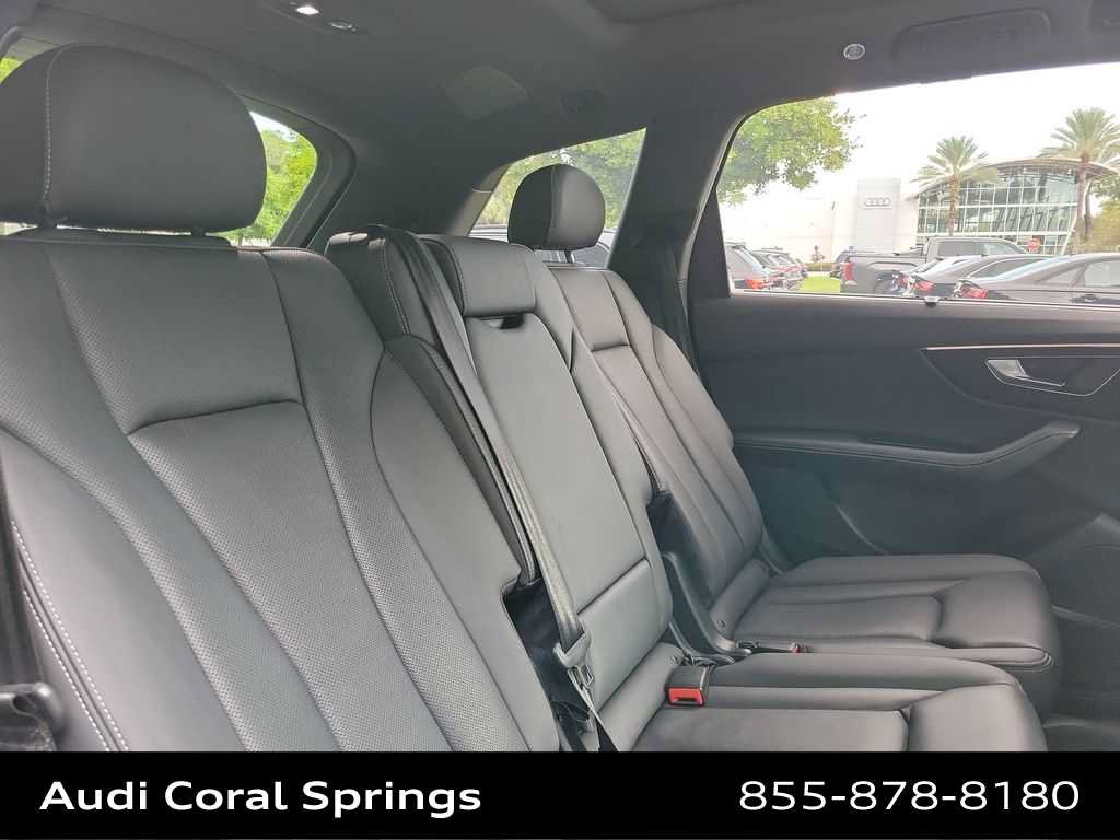 Certified 2025 Audi Q7 2.0T Premium Plus AWD/4WD image 21
