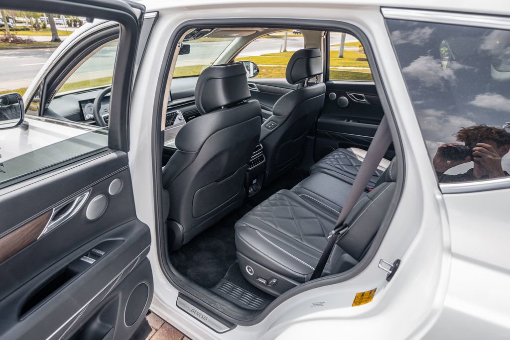 Used 2025 Genesis GV80 3.5T Prestige image 37