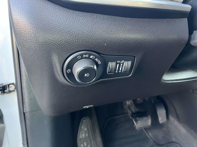 Certified 2024 Jeep Compass Latitude image 13