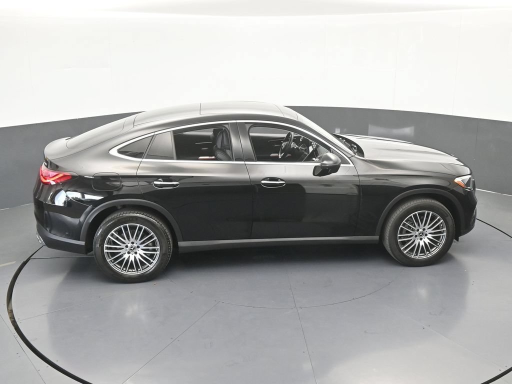 Used 2025 Mercedes-Benz GLC 300 4MATIC image 54