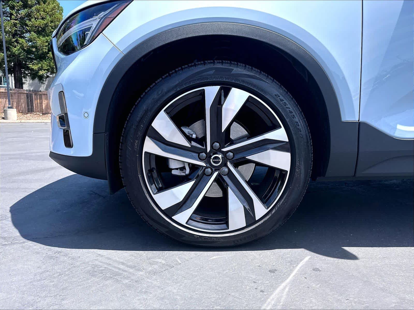 Used 2026 Volvo XC40 B5 Plus w/ Protection Package Premier AWD/4WD image 12