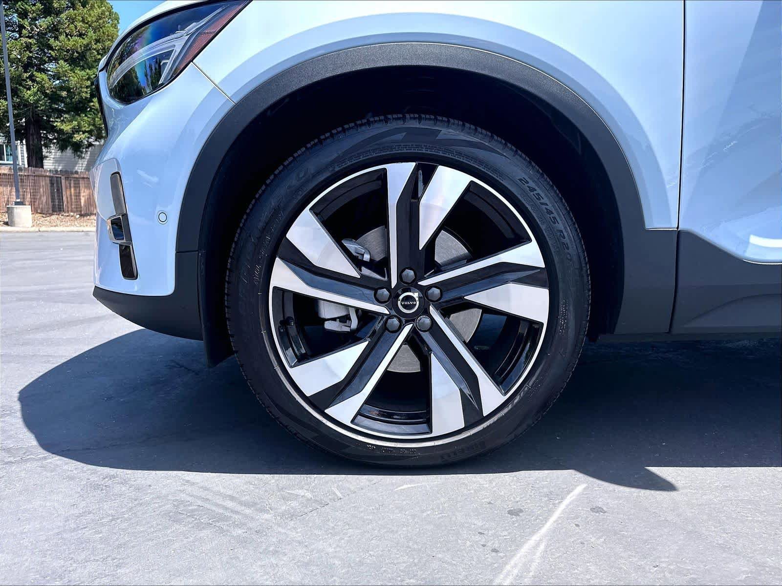 Used 2026 Volvo XC40 B5 Plus w/ Protection Package Premier AWD/4WD image 12