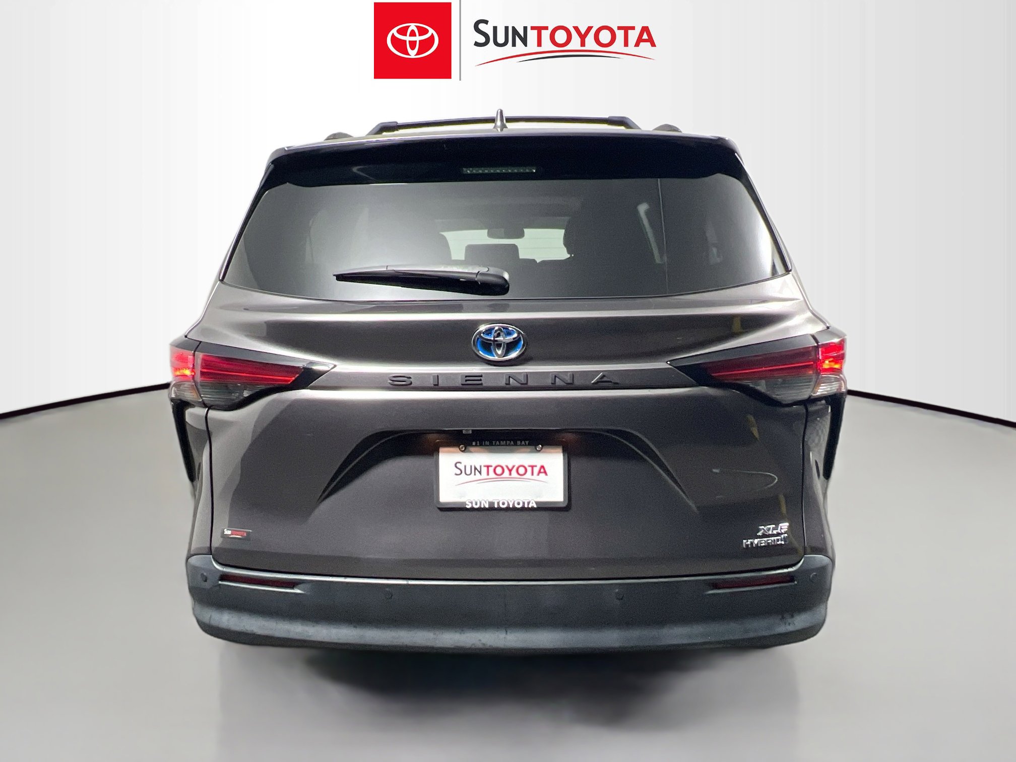 Used 2022 Toyota Sienna XLE w/ XLE Plus Package FWD image 5