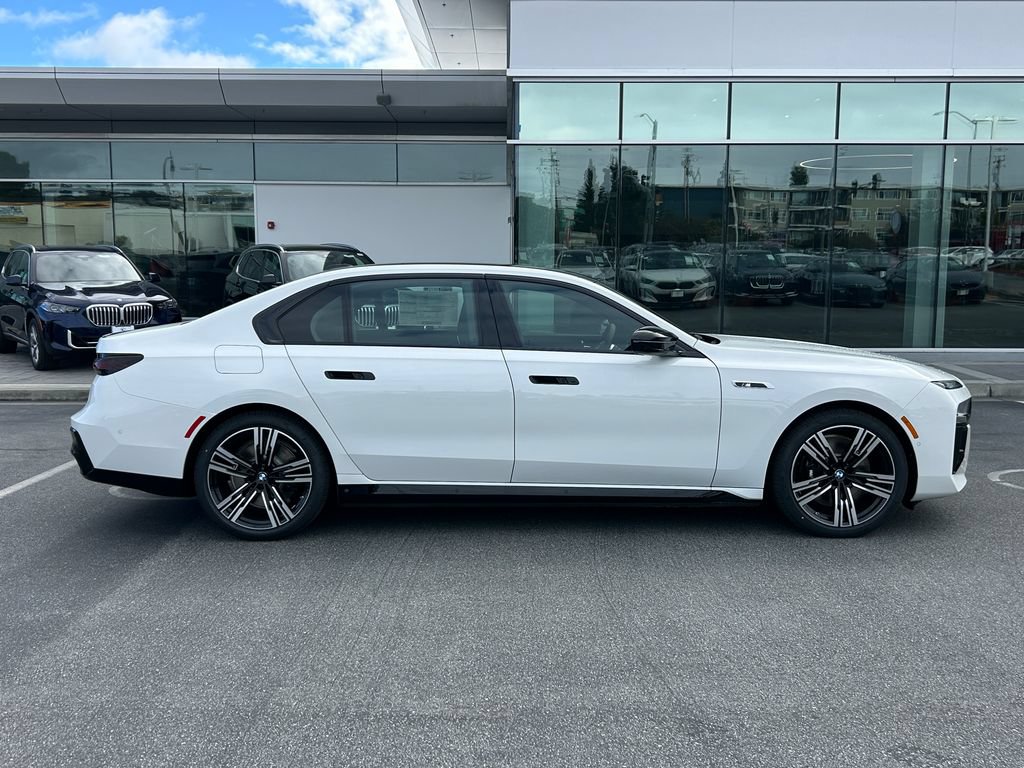 New 2026 BMW i7 M70 w/ Executive Package AWD/4WD image 6