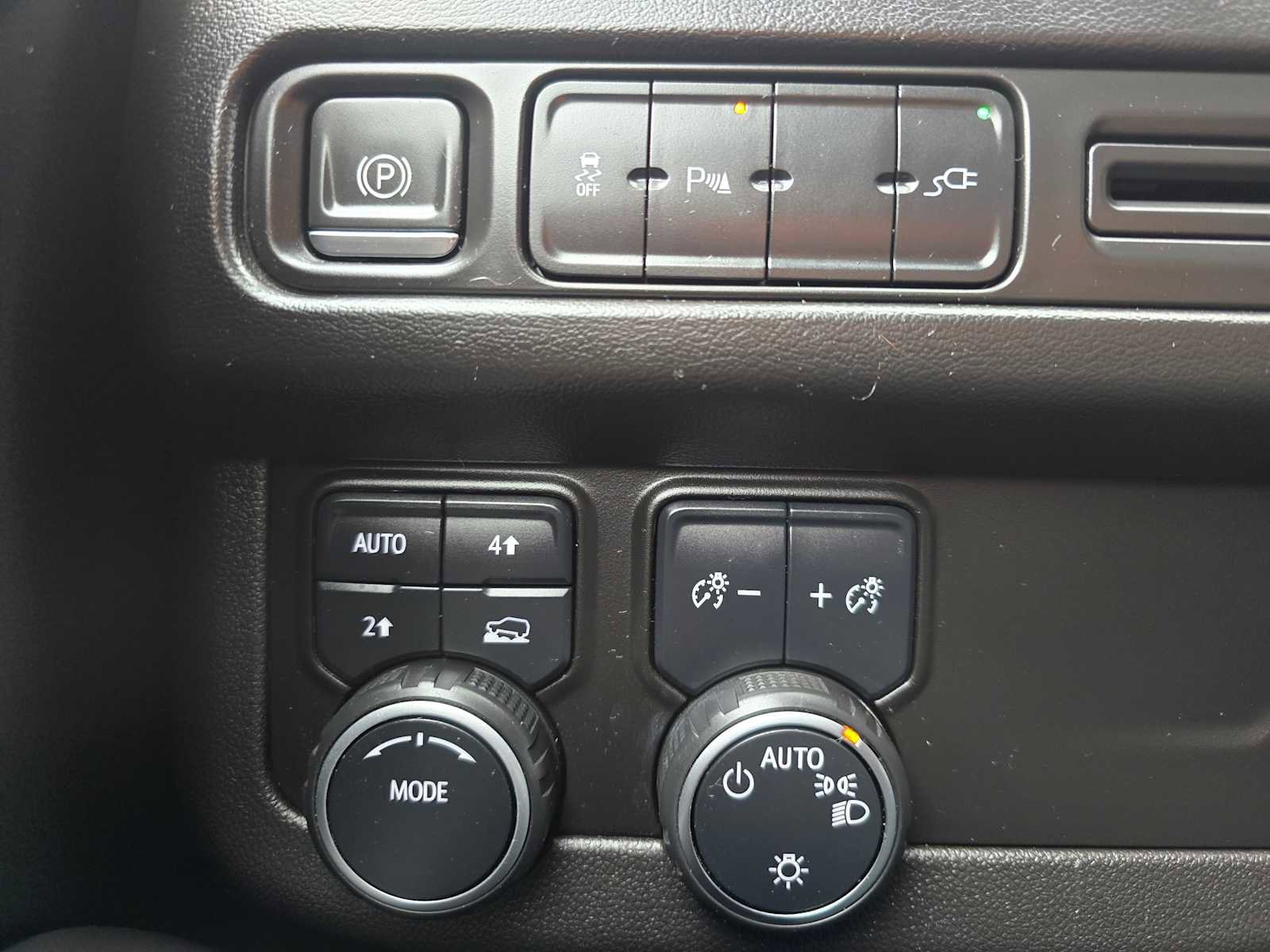 Used 2021 Chevrolet Suburban RST w/ Rear Media and Nav Package image 36