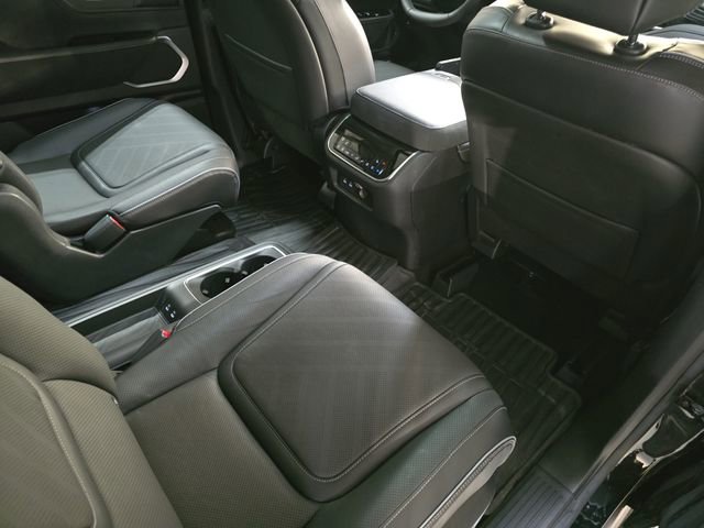 Used 2025 INFINITI QX80 Luxe AWD/4WD image 10