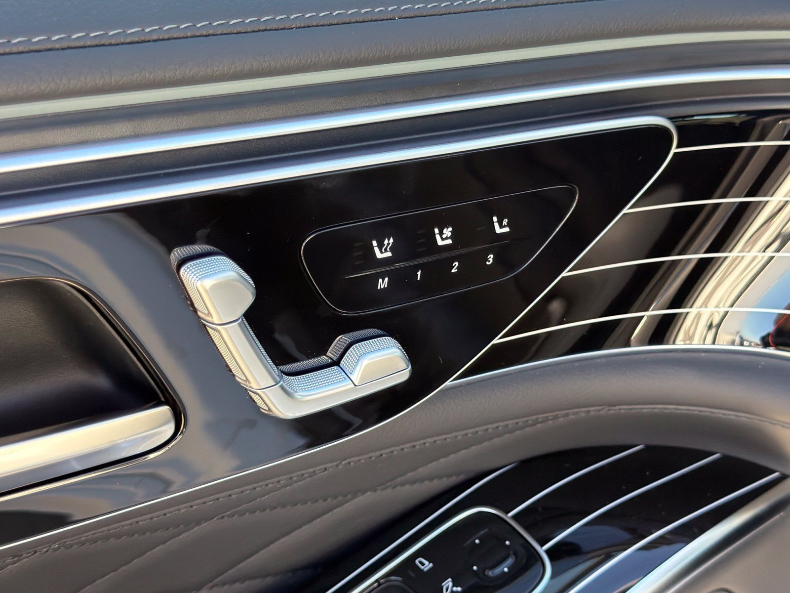 New 2027 Mercedes-Benz S 580 4MATIC Sedan image 20