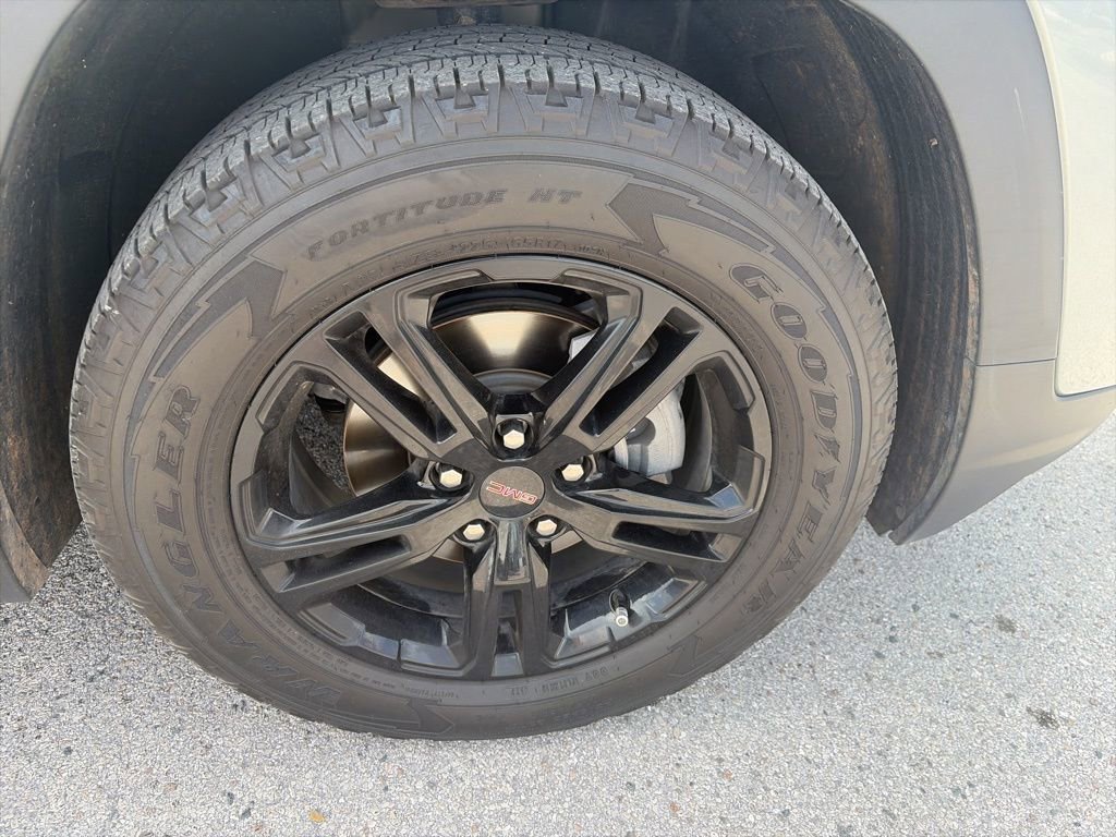 Used 2023 GMC Terrain AT4 w/ Tech Package image 9