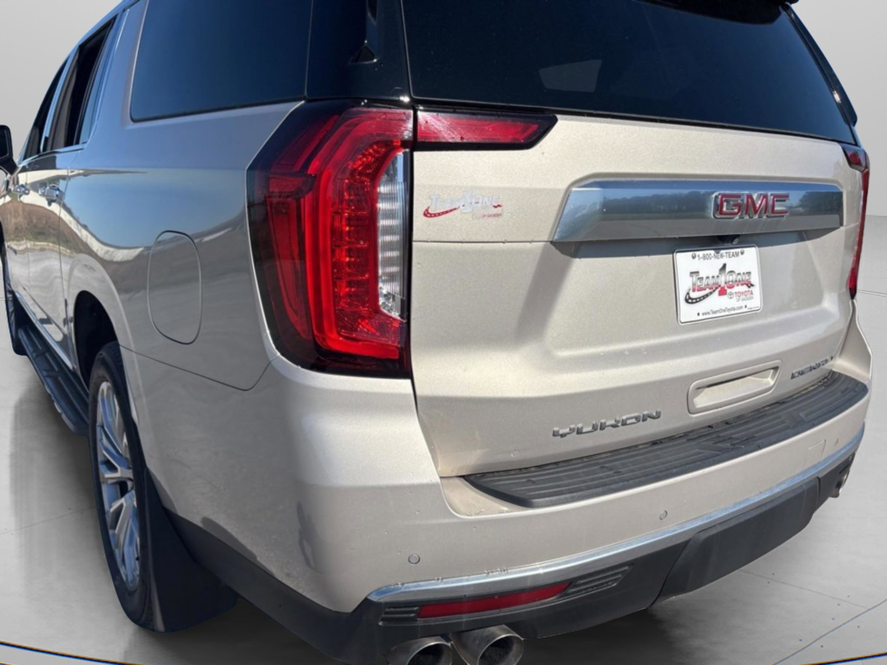 Used 2023 GMC Yukon XL Denali image 9