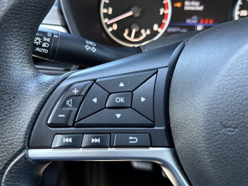 Used 2024 Nissan Altima 2.5 SV FWD image 24