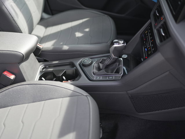 New 2025 Volkswagen Taos SE AWD/4WD image 18