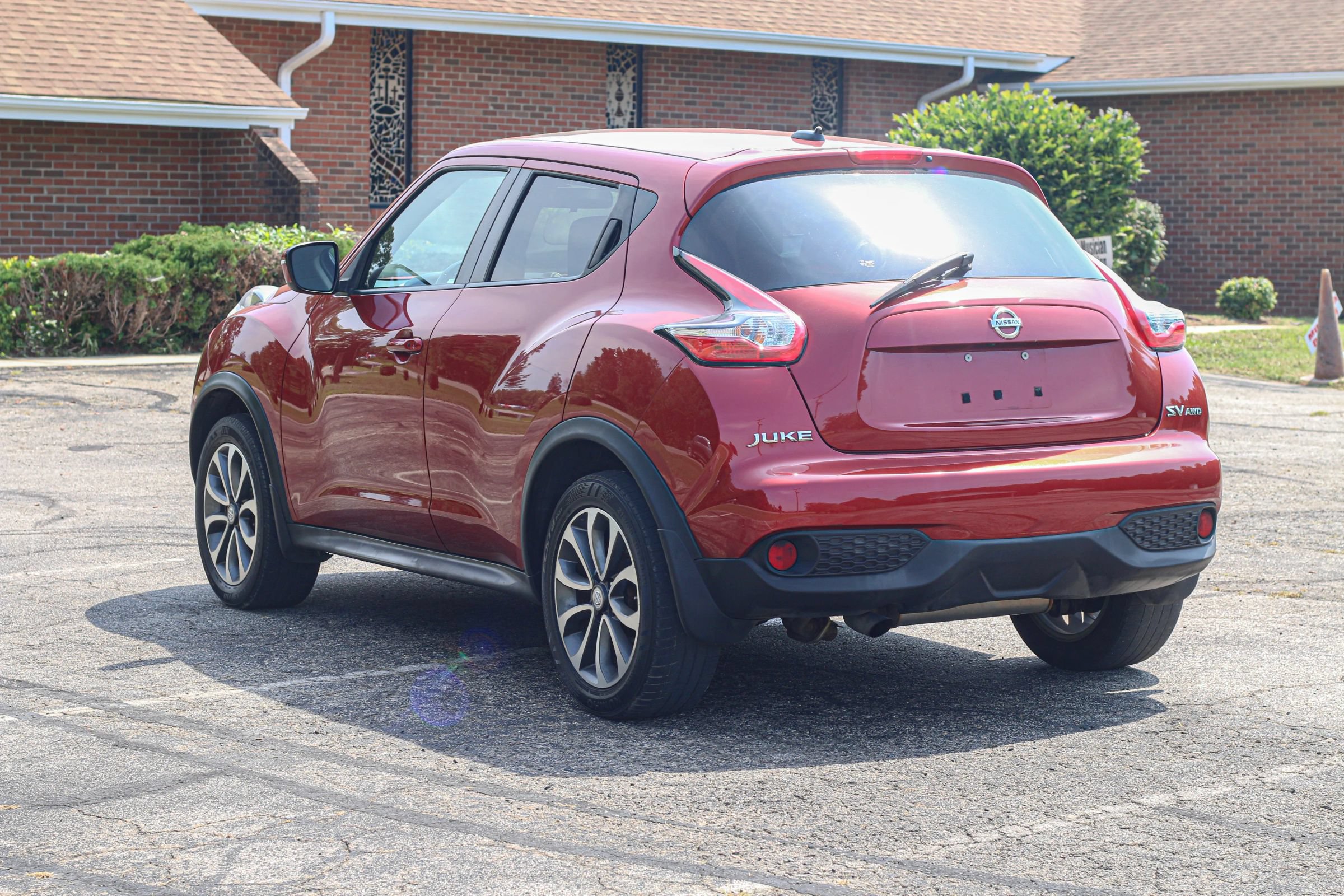 Used 2017 Nissan Juke SV w/ Interior Illumination Package AWD/4WD image 4