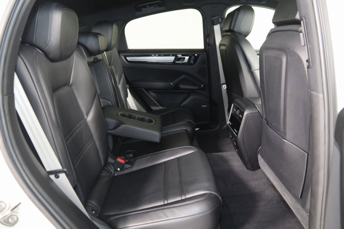 Used 2023 Porsche Cayenne Coupe image 18