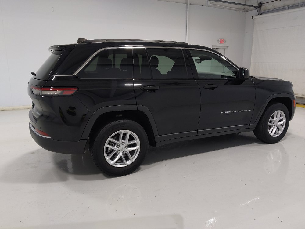 Used 2023 Jeep Grand Cherokee Laredo AWD/4WD image 10
