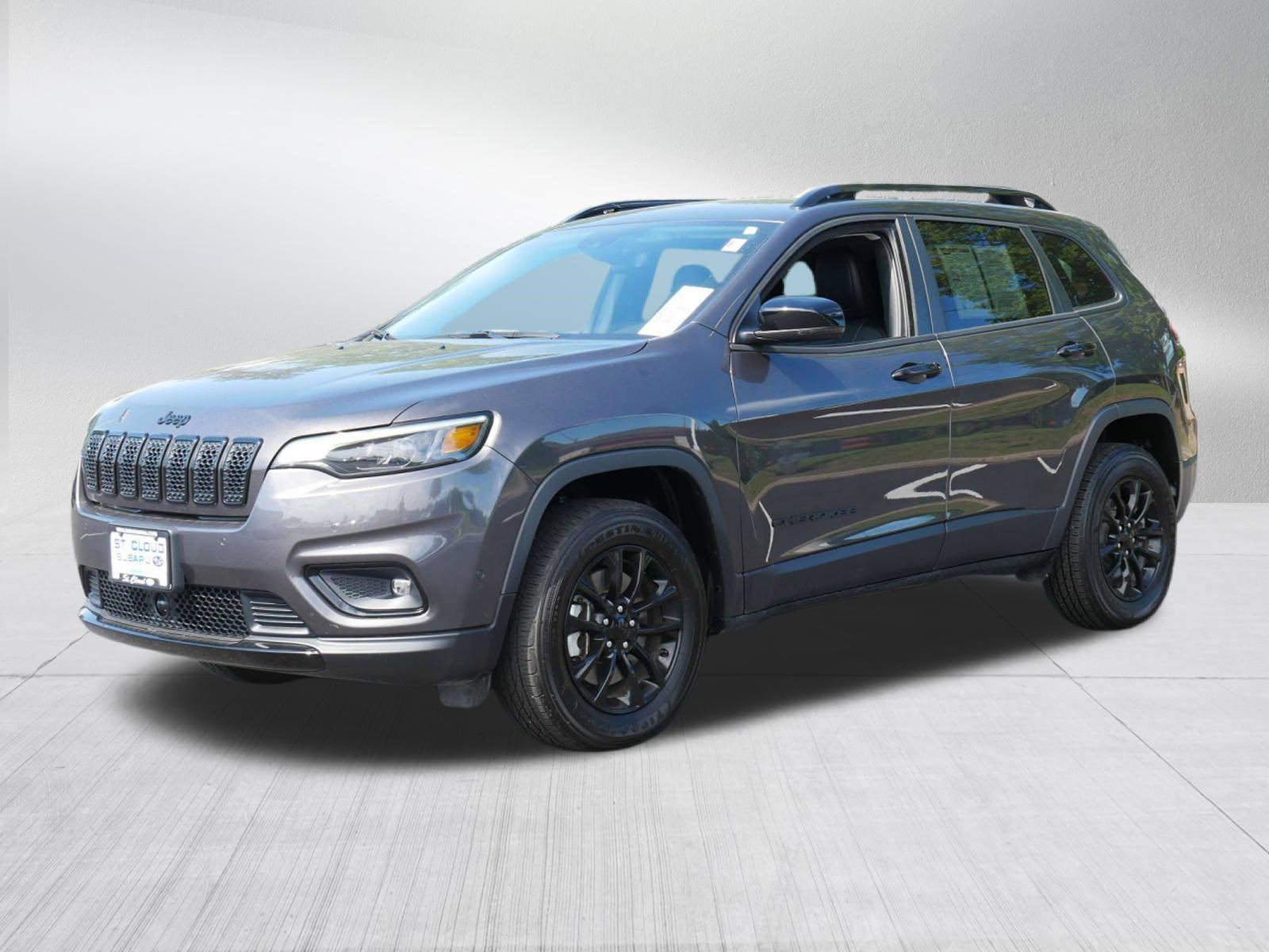 Used 2023 Jeep Cherokee Altitude Lux AWD/4WD image 3