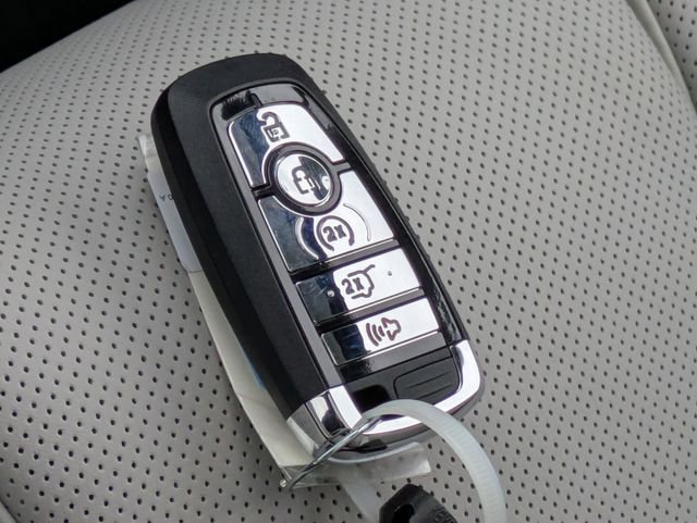 New 2026 Lincoln Navigator Reserve AWD/4WD image 30