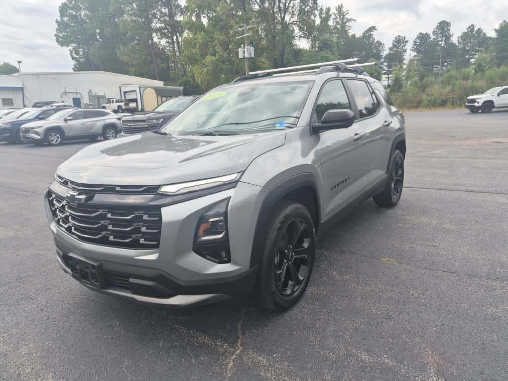Used 2025 Chevrolet Equinox LT w/ Safety and Technology Package AWD/4WD image 3