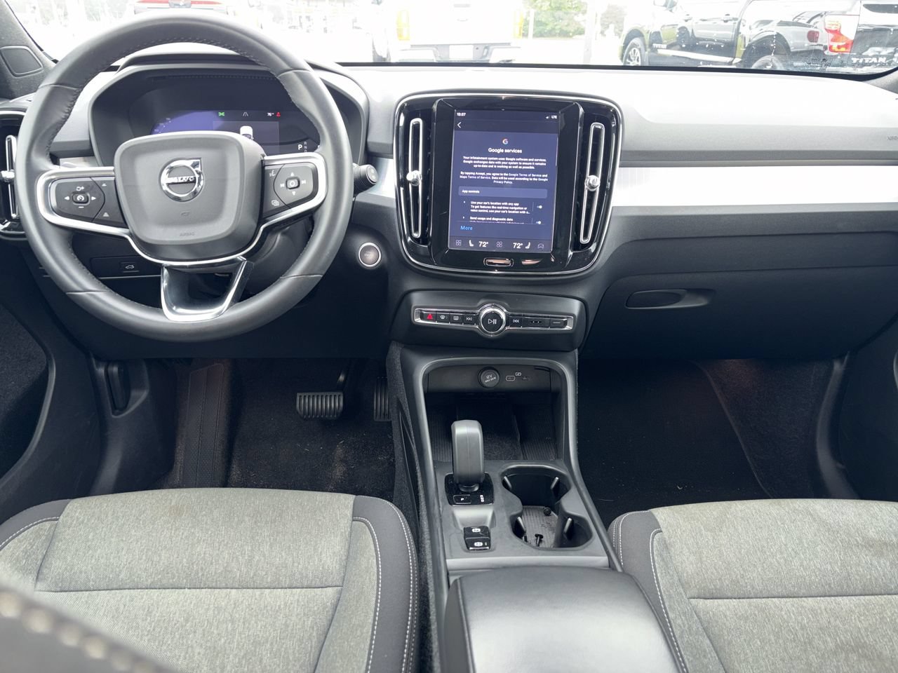 Used 2024 Volvo XC40 B5 Core AWD/4WD image 14