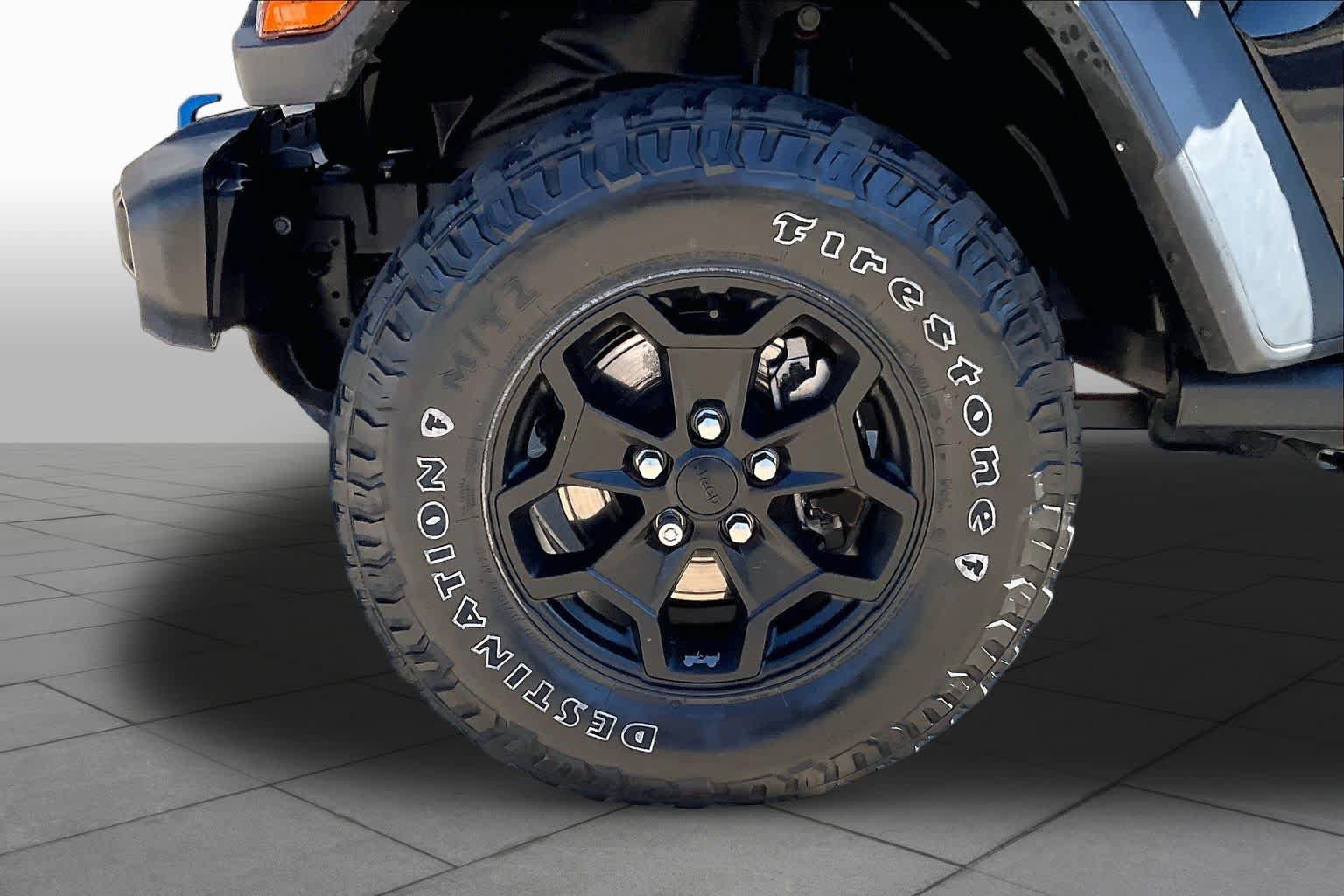 Used 2023 Jeep Wrangler Unlimited w/ Sun & Screen Package AWD/4WD image 11