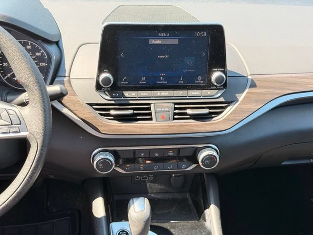 Used 2024 Nissan Altima 2.5 SV FWD image 15