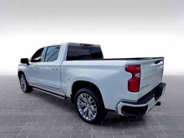Used 2023 Chevrolet Silverado 1500 High Country w/ Technology Package AWD/4WD image 5