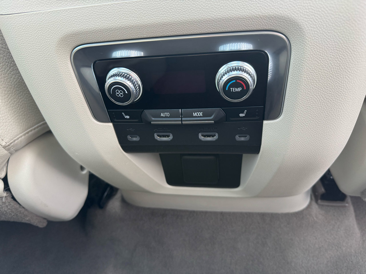 Used 2021 GMC Yukon Denali w/ Denali Ultimate Package image 14