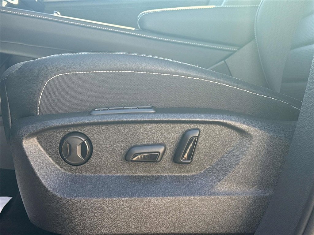 New 2026 Volkswagen Atlas Cross Sport SEL R-Line image 10