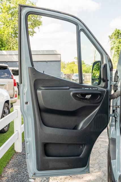 Used 2021 Mercedes-Benz Sprinter 2500 image 17