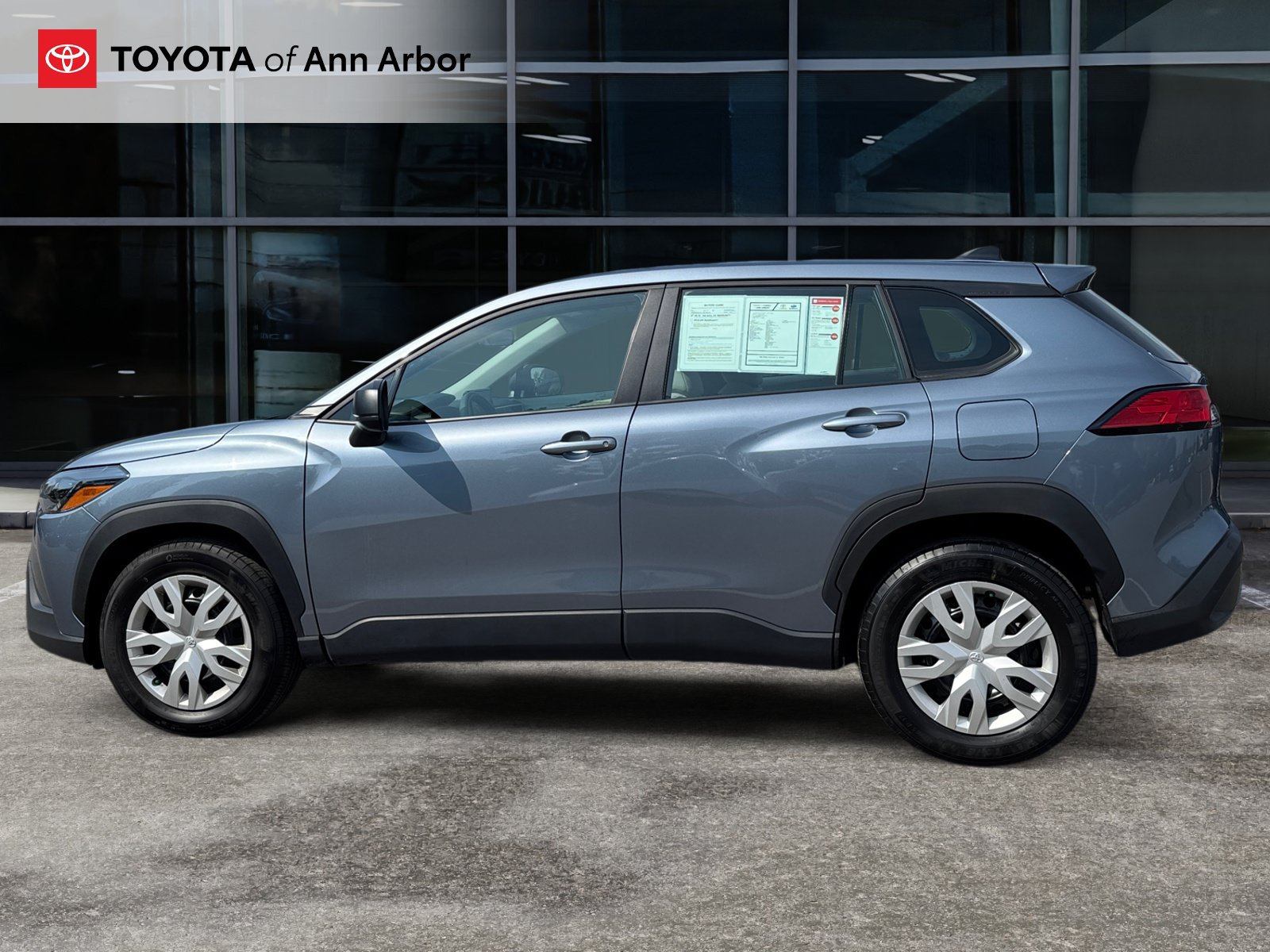 Used 2024 Toyota Corolla Cross L AWD/4WD image 8