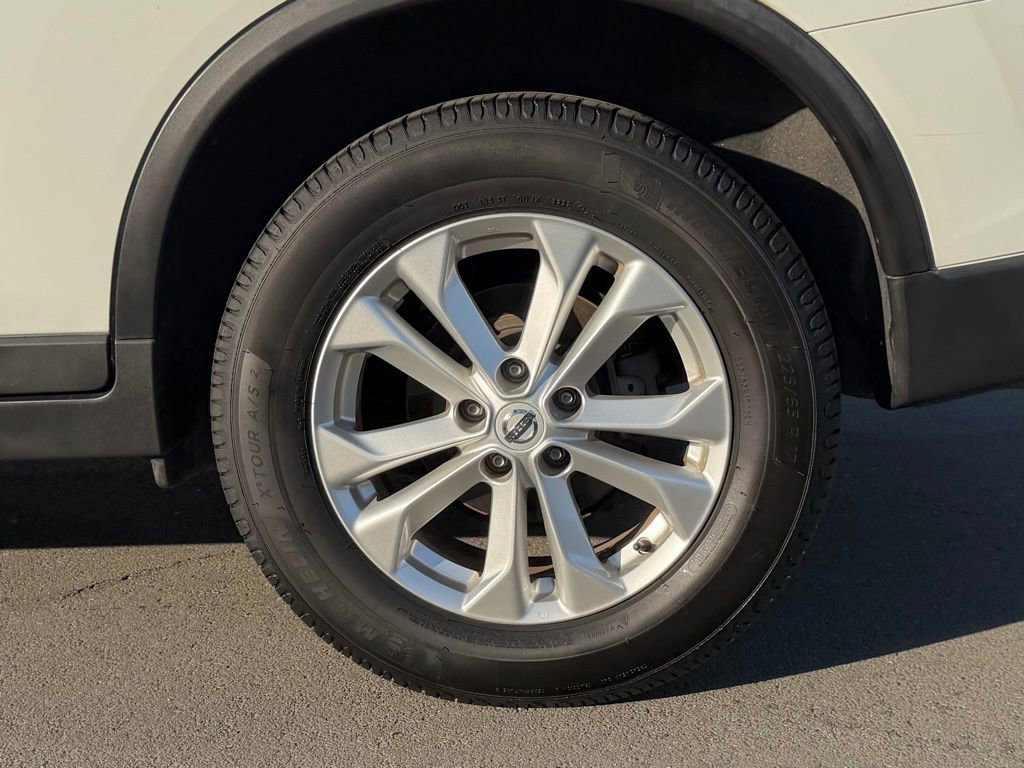 Used 2016 Nissan Rogue SV image 11