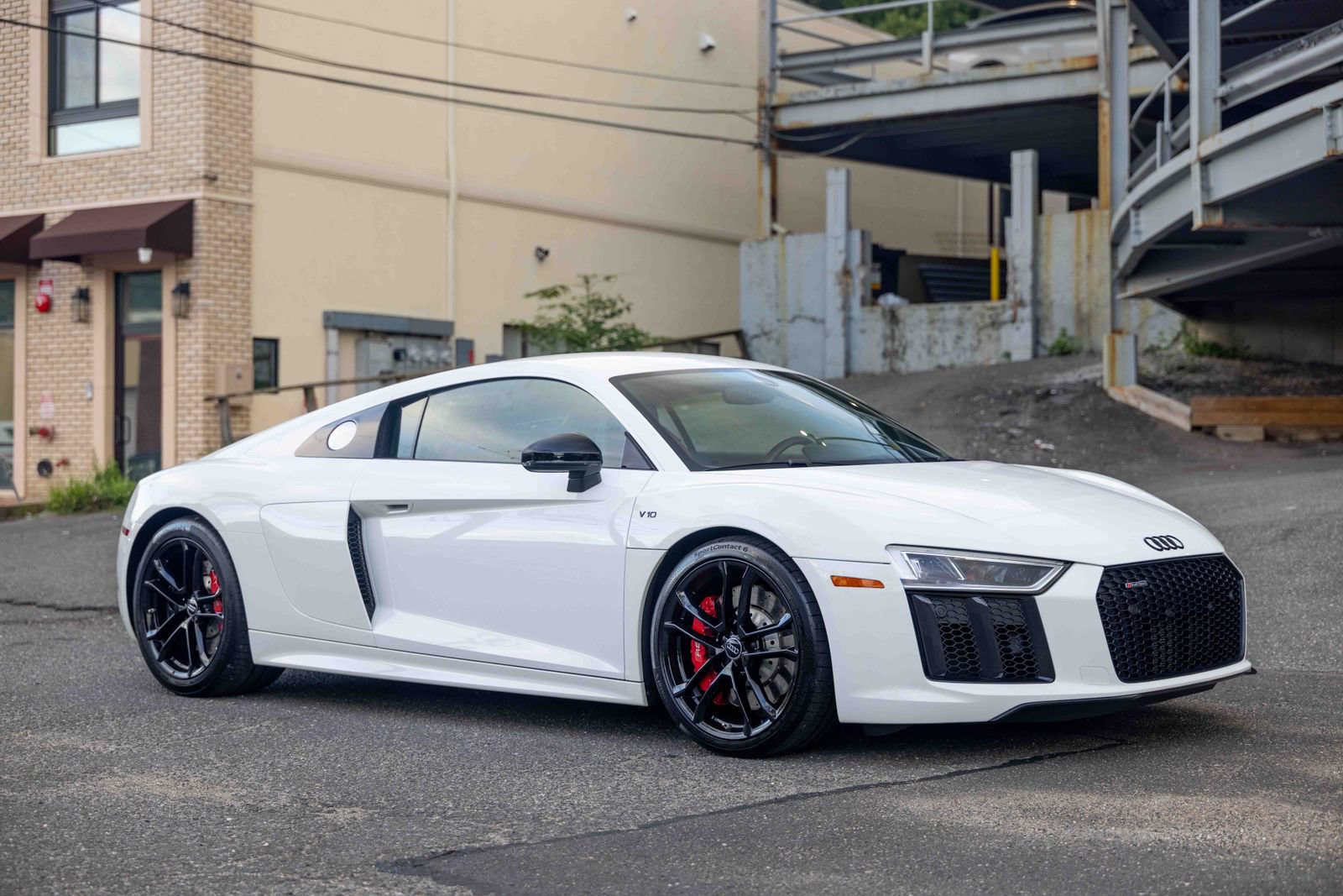 Used 2018 Audi R8 V10 RWD image 3