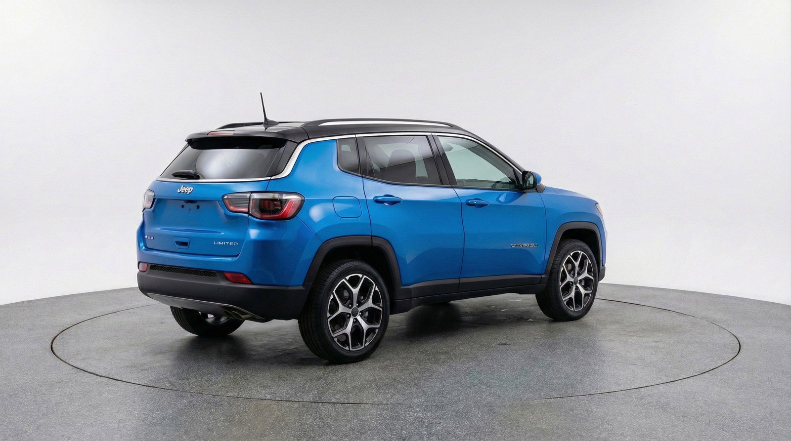 Used 2025 Jeep Compass Limited image 9