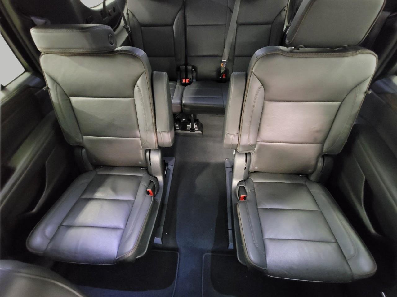 Used 2023 Chevrolet Suburban High Country AWD/4WD image 23