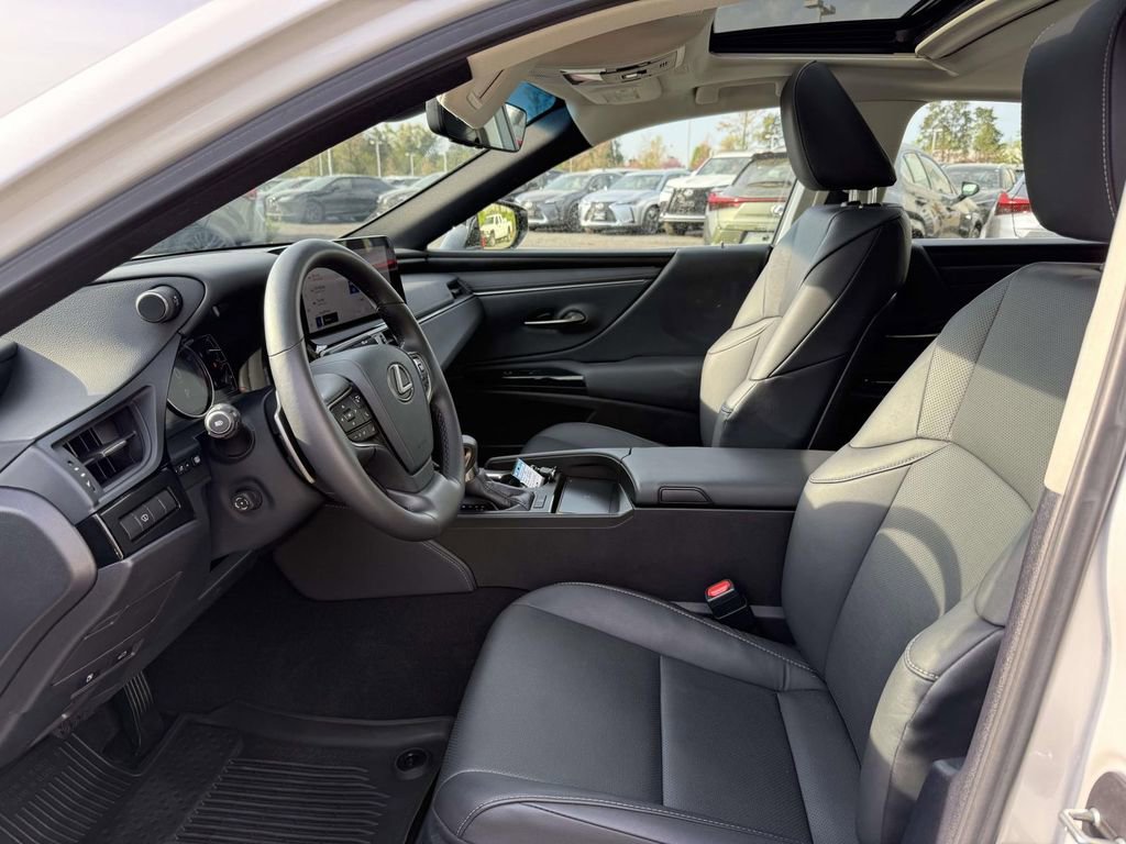 Used 2025 Lexus ES 350 w/ Premium Package image 13
