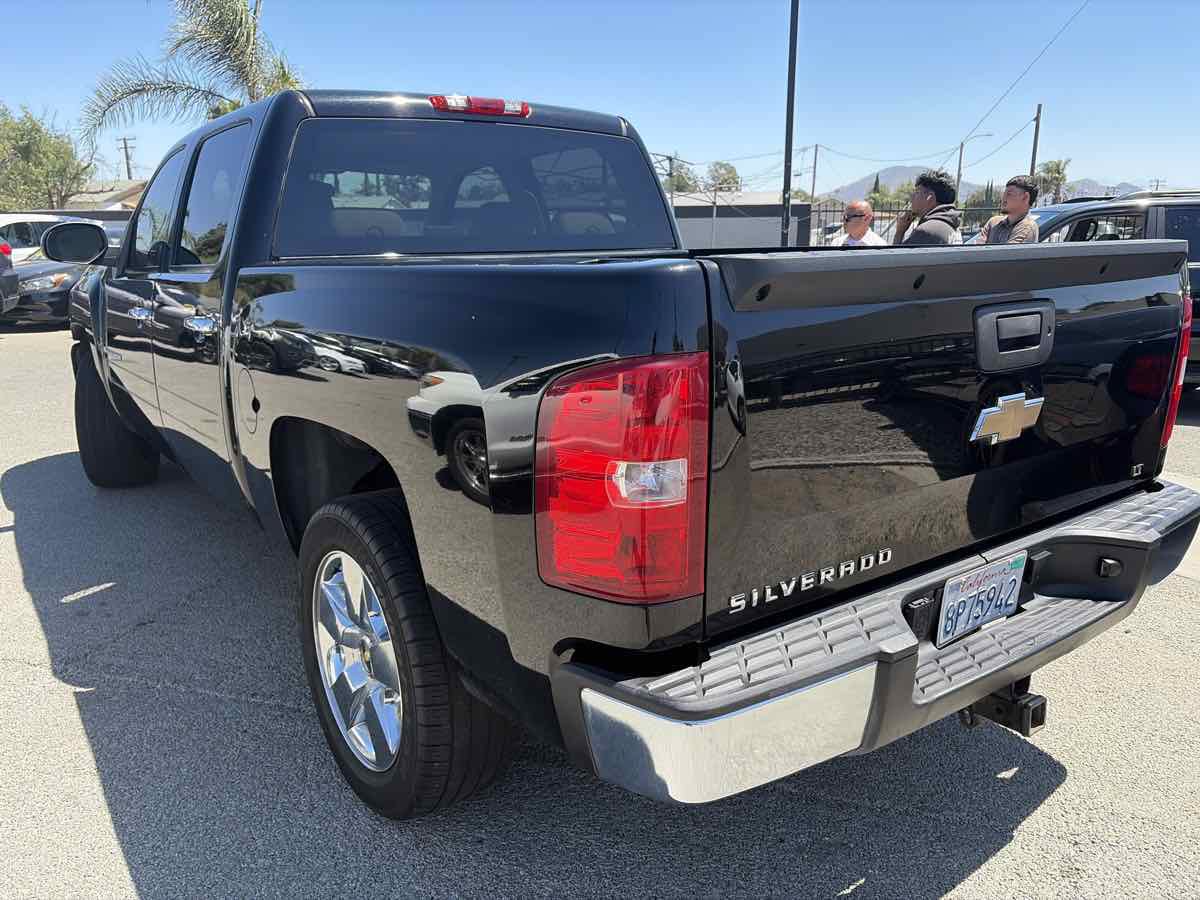 Used 2009 Chevrolet Silverado 1500 LT w/ Regional Value Package RWD image 3