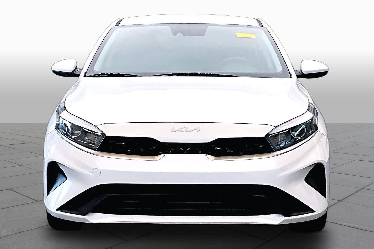 Used 2022 Kia Forte LXS FWD image 4