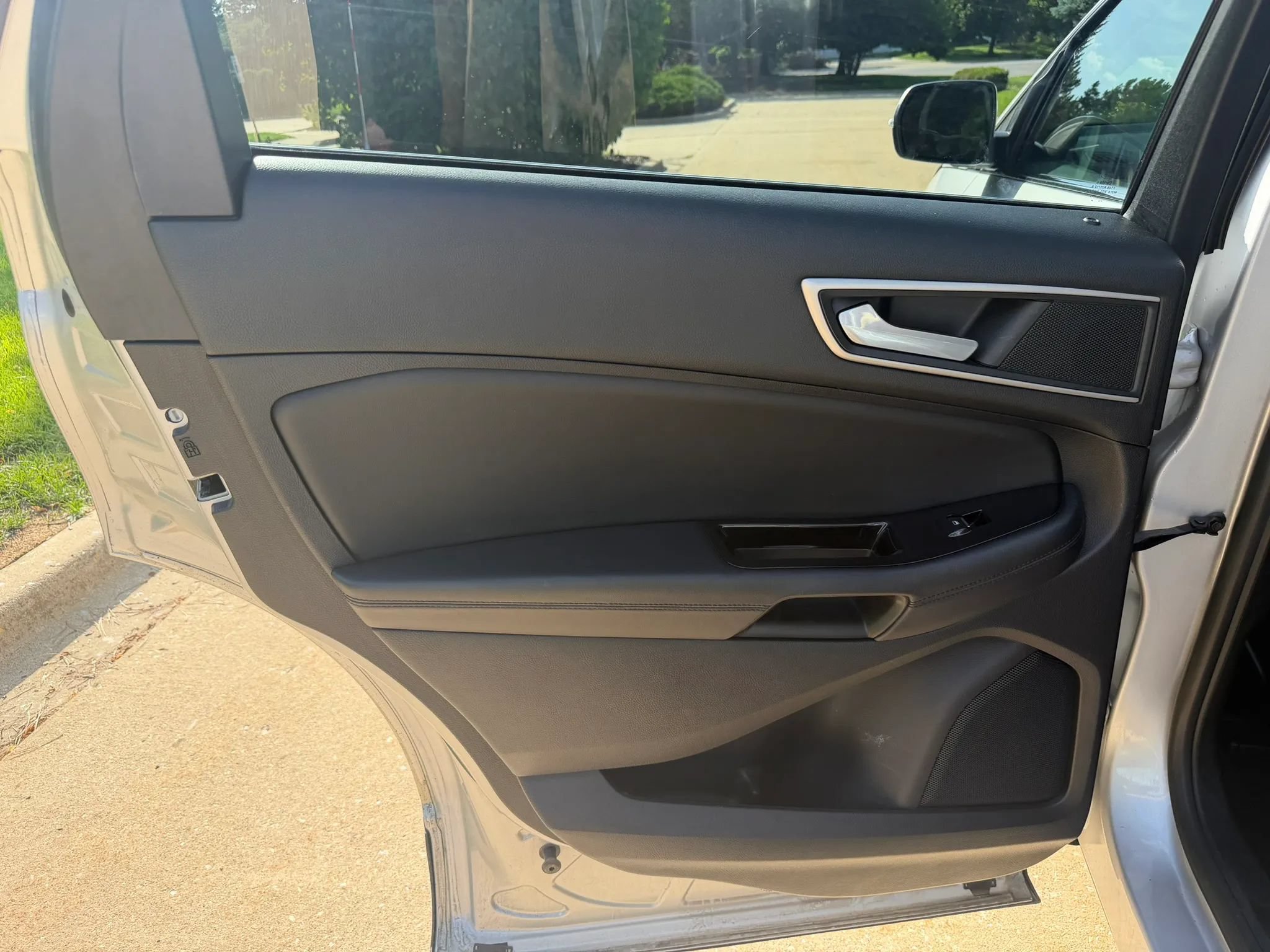 Used 2019 Ford Edge SEL w/ Equipment Group 201A AWD/4WD image 18