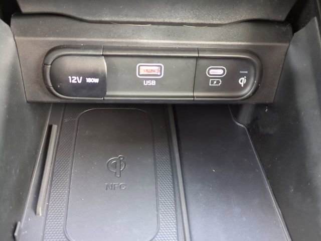 Used 2025 Kia Telluride SX w/ SX Captain's Chair Package image 23