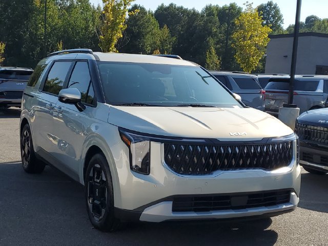 New 2027 Kia Carnival EX FWD image 3