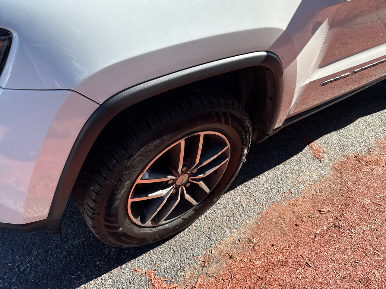 Used 2018 Jeep Grand Cherokee Limited w/ Luxury Group II image 5