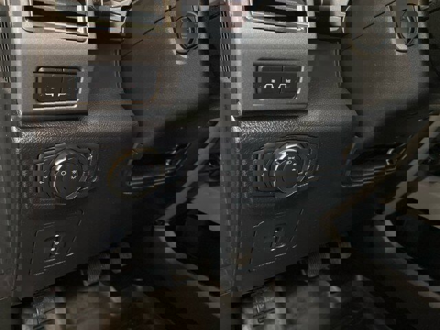 Used 2018 Ford F150 Raptor w/ Equipment Group 802A Luxury image 17